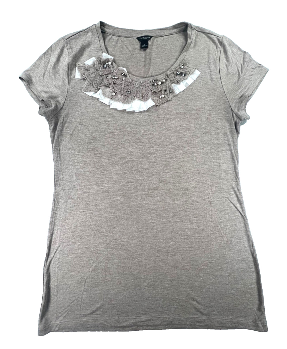 Ann Taylor Loft Embellished Collar Short Sleeve Shirt (Women's M)